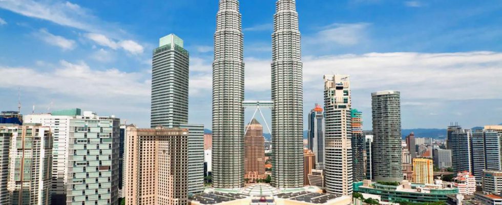 Chiêm ngưỡng tháp đôi Petronas – Niềm kiêu hãnh của đất nước Malaysia - ảnh 1
