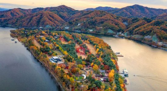 Đảo Nami nhìn từ trên cao như một chiếc thuyền lá