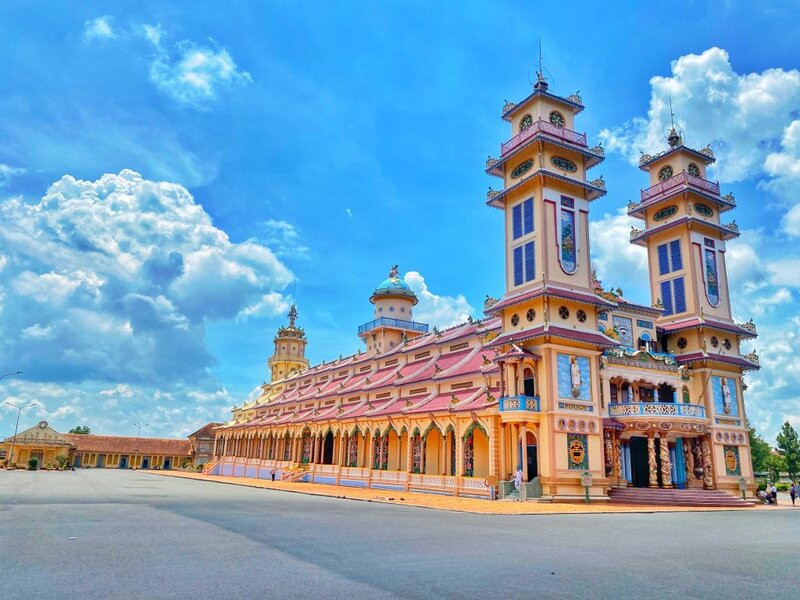 Tòa thánh Tây Ninh với kiến trúc độc đáo Tòa thánh Tây Ninh với kiến trúc độc đáo