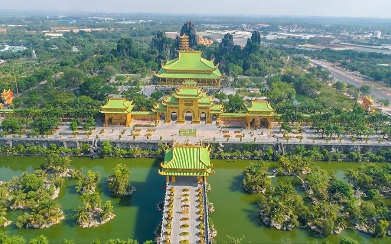 Cổng khu du lịch Đại Nam