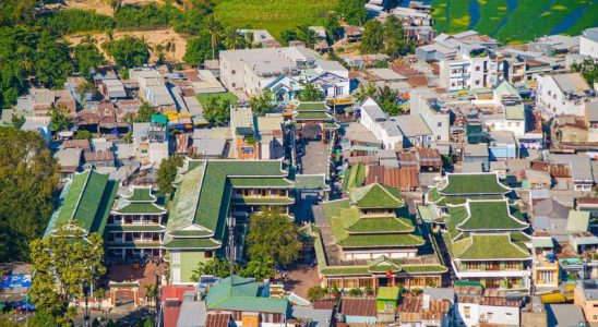 Không gian Miếu Bà rộng lớn và có kiến trúc vô cùng đẹp