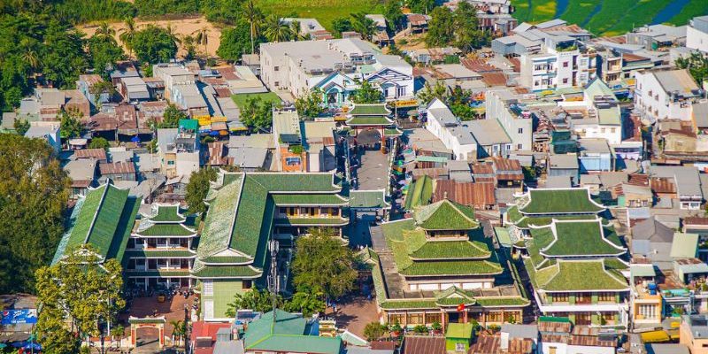Không gian Miếu Bà rộng lớn và có kiến trúc vô cùng đẹp