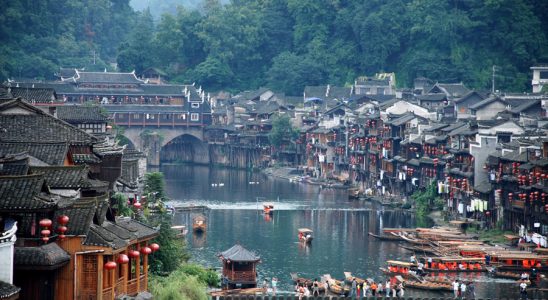 Kết quả hình ảnh cho Phượng Hoàng cổ trấn